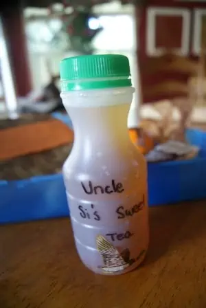 Uncle Si\'s sweet tea recipe.