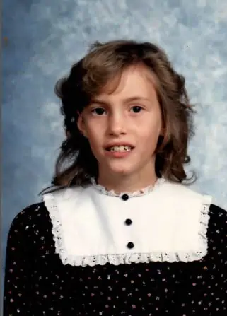 Young girl\'s school photo.