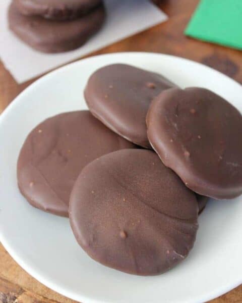 Copycat Thin Mint Cookies on a white plate.