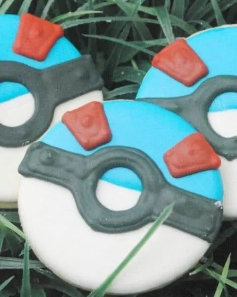 Pokemon pokeball sugar cookies.