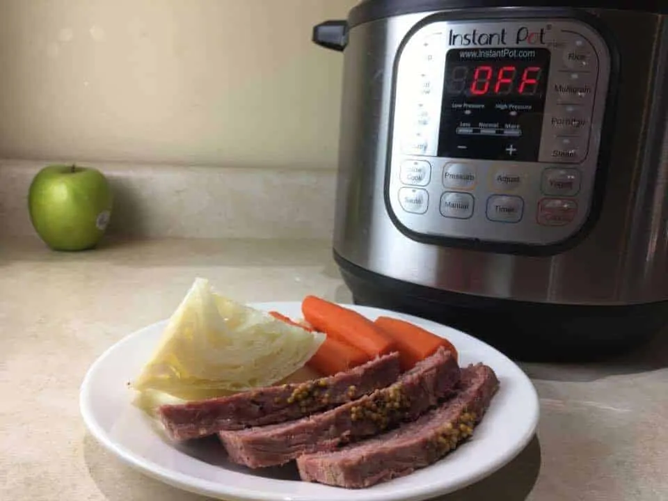 how to cook a corned beef in the instant pot