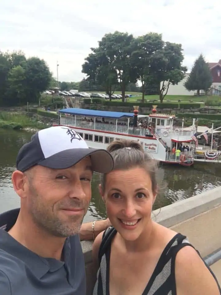 J.R. Martinez and woman posing for a photo. The Bavarian Inn Summertime Edition