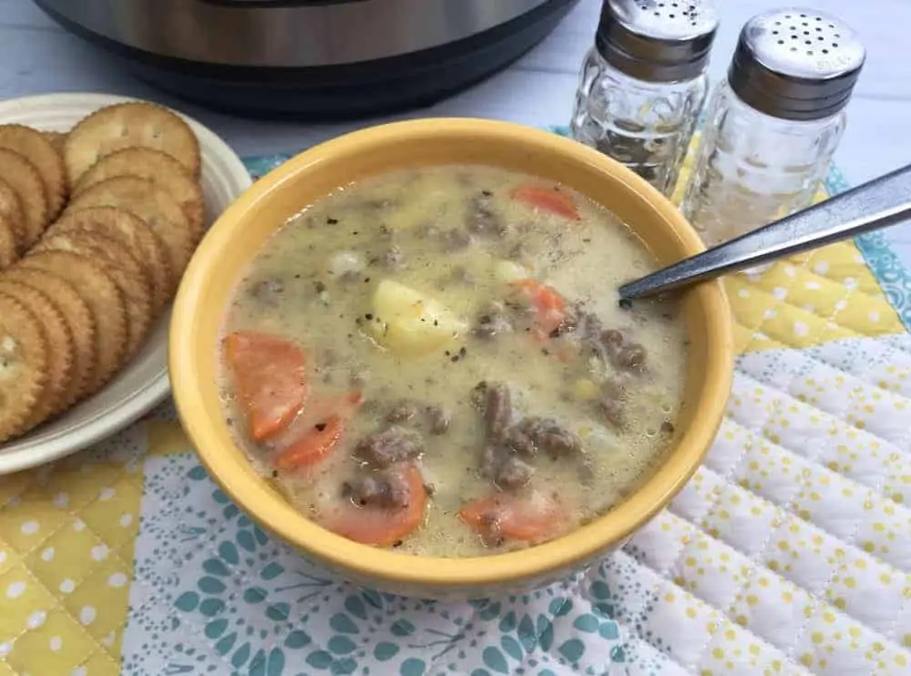 Instant Pot Cheeseburger Soup