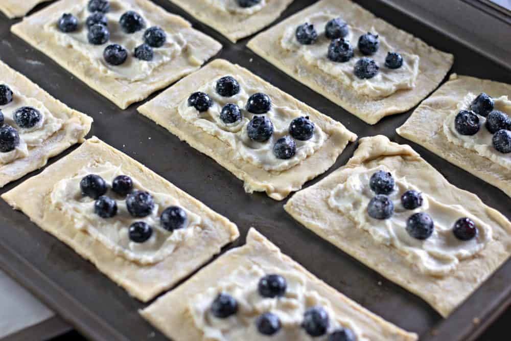 Pile the blueberries on top of the cream cheese filling.