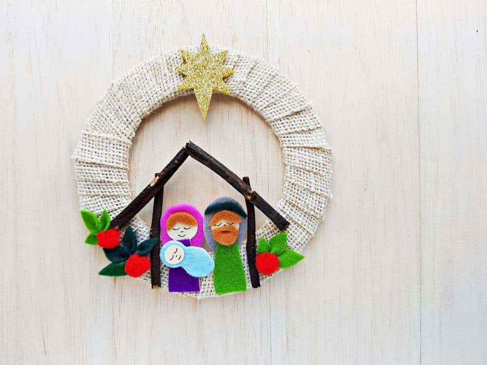 DIY Nativity Scene Wreath Craft