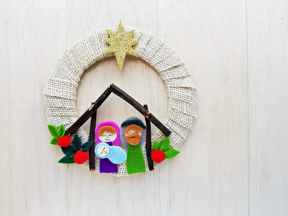 Nativity Scene Wreath Craft - Saving Dollars and Sense