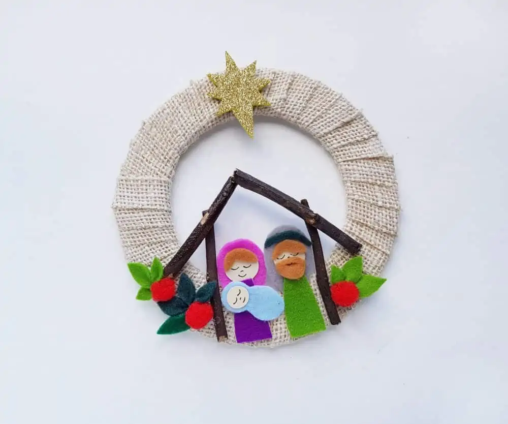 Nativity Scene Wreath Craft - Saving Dollars and Sense