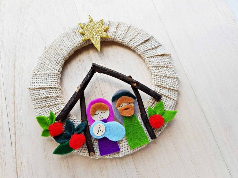Nativity Scene Wreath Craft made from felt fabric and burlap.