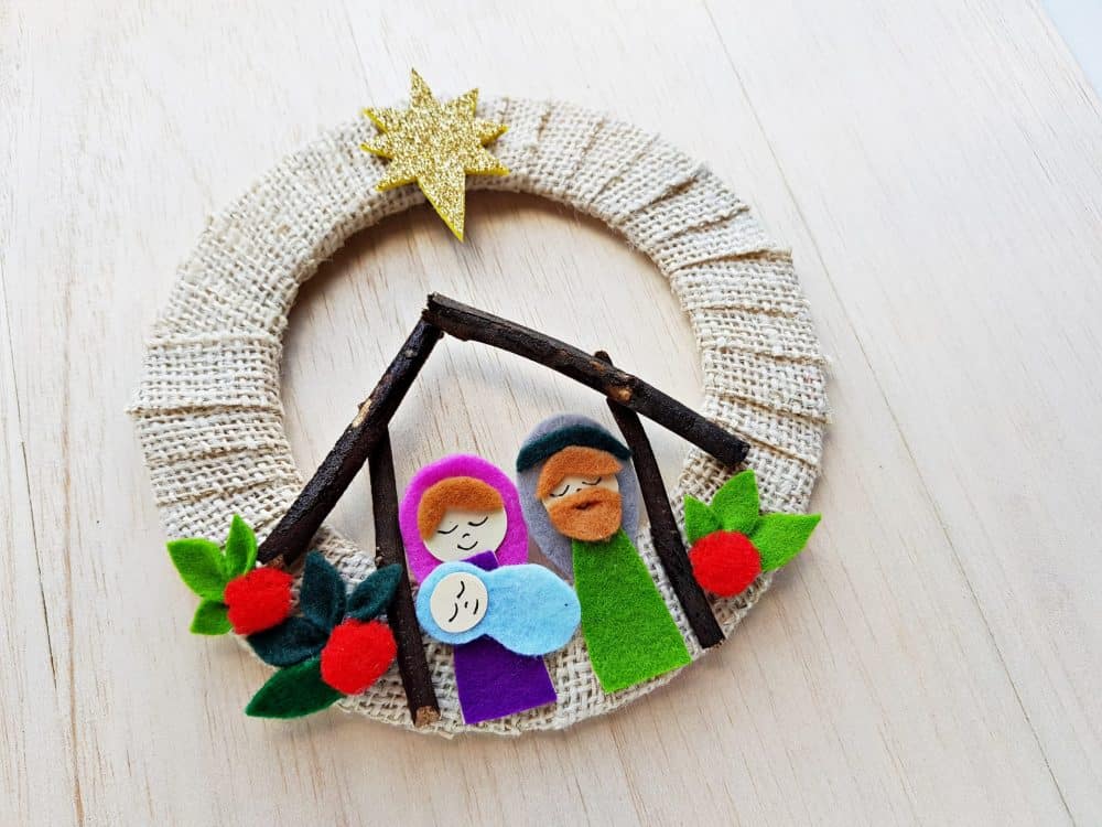 Nativity Scene Wreath Craft made from felt fabric and burlap.