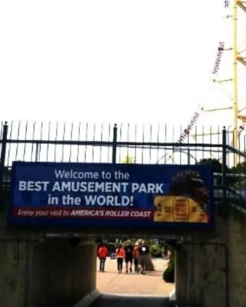 A welcome sign to Cedar Point.