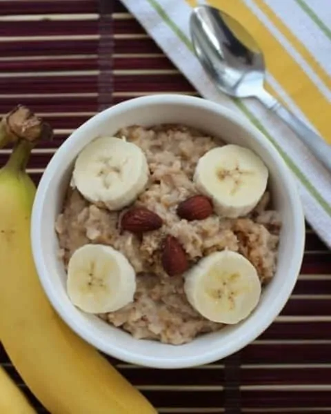 Baked oatmeal with banana slices and almonds.