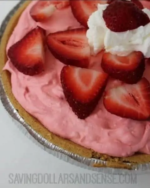 Easy strawberry cream mousse pie.
