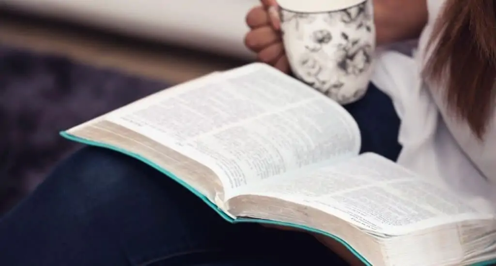 A woman reading her Bible.