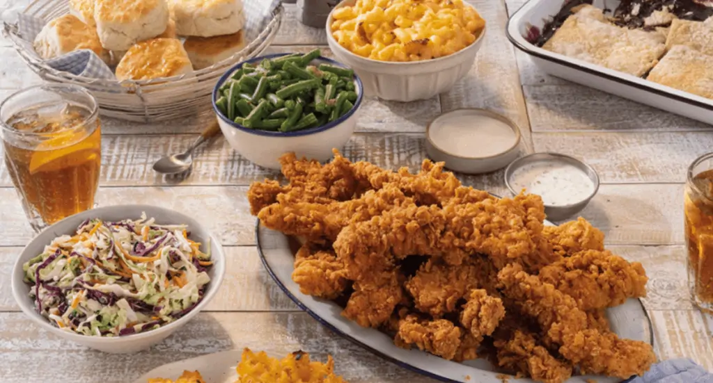 Country fried chicken, coleslaw, mac and cheese, biscuits, and green beans.