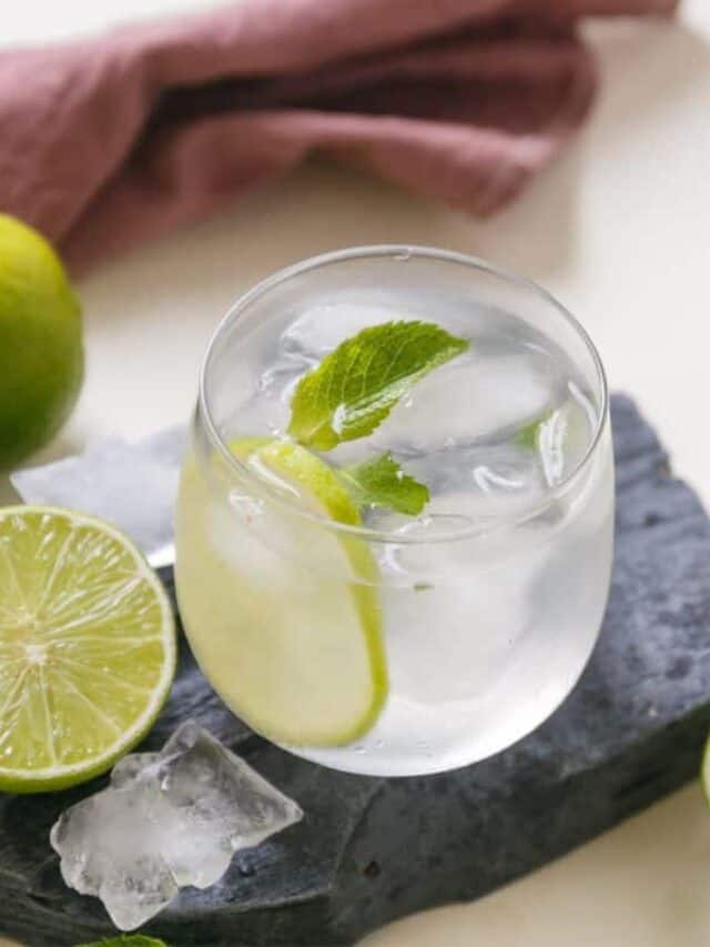 Copycat Starbucks cool lime refresher drink.