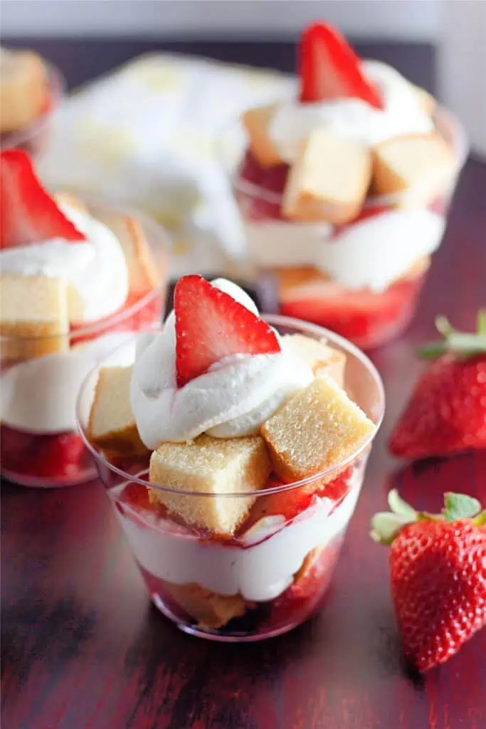 Mini Shortcake Cups: perfect for Memorial Day or July 4th!
