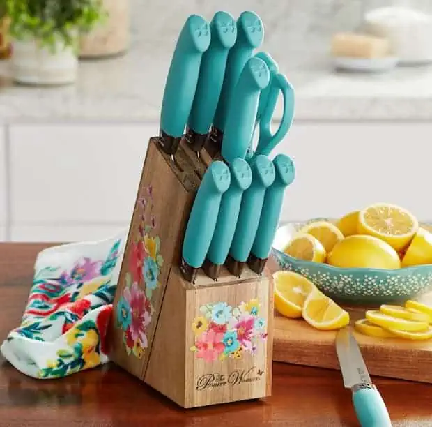 A blue knife block with lemons and lemons on it, perfect for November deals.