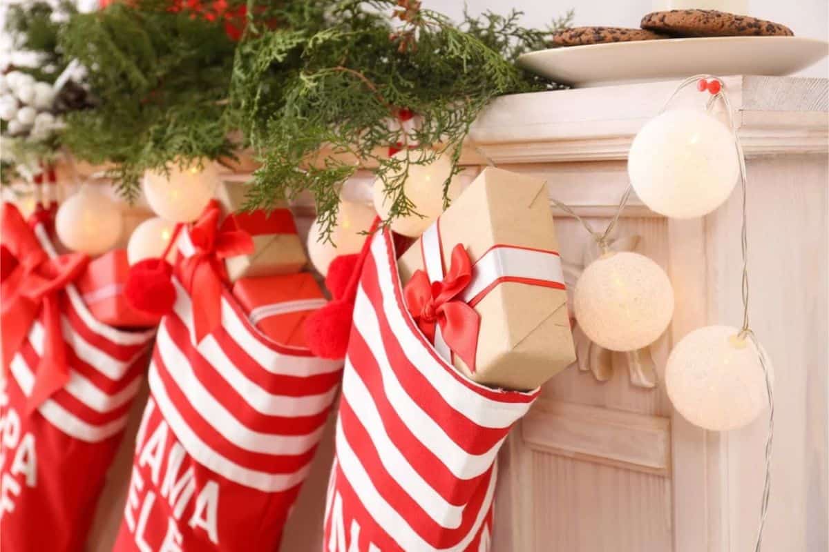 How to Make a Christmas Budget That Includes All the Little Extras